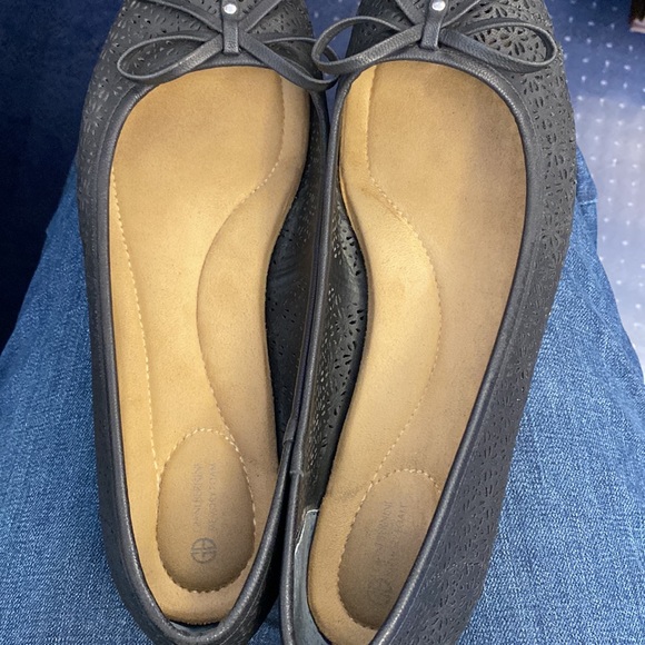 Odeysa Memory Foam Perforated Ballet Flats - Picture 8 of 8